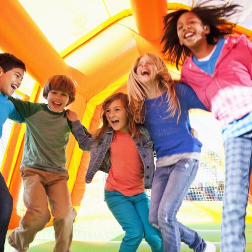 Hüpfburgen & Attraktionen