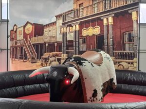 Bullriding als Rahmenprogramm der Firmenweihnachtsfeier