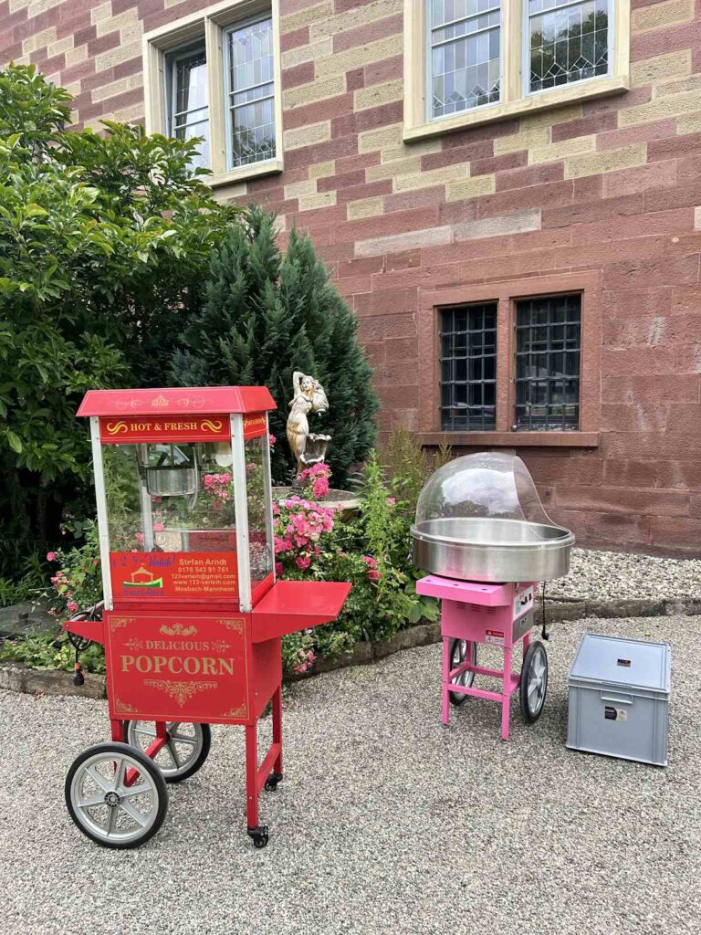 Professionelle Zuckerwattemaschine 1.200 W inkl. Zubehör mieten