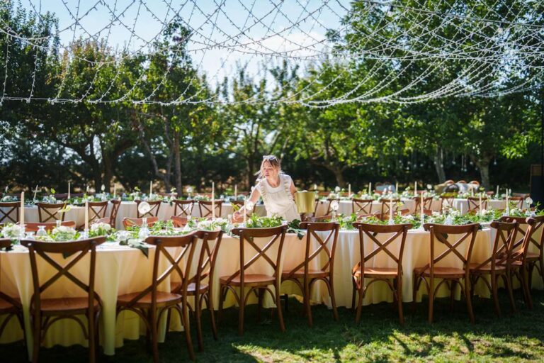 Crossback Stühle für die Hochzeit mieten