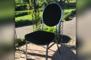 Polsterstühle für die Firmenfeier mieten