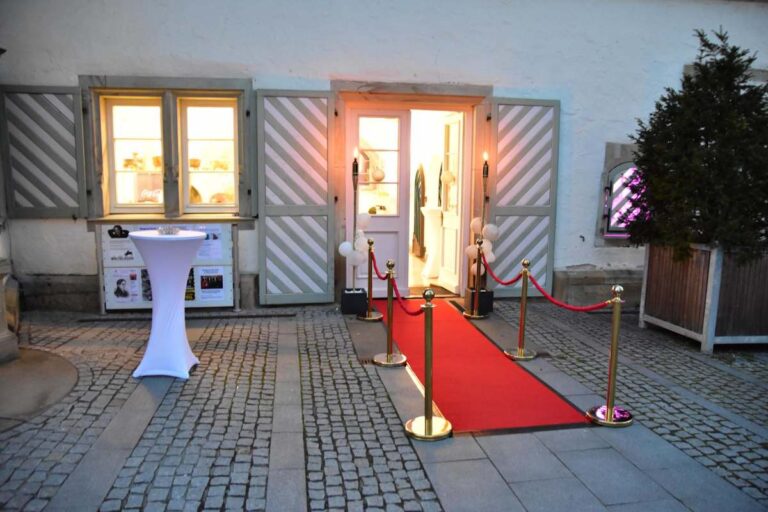 Stehtisch für den Sektempfang mieten